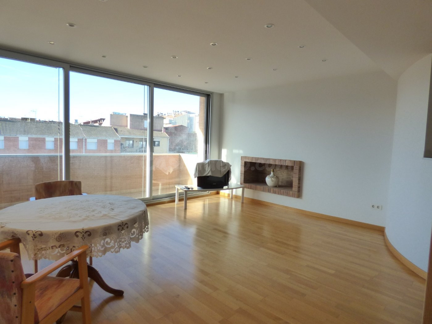 IMPRESIONANTE CASA CON ASCENSOR EN MANRESA IDEAL PARA FAMILI