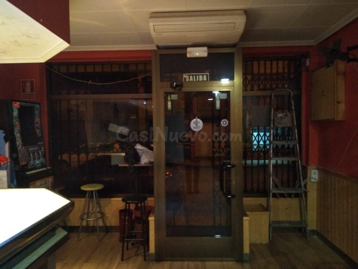 SE ALQUILA BAR EN EL CENTRO DE PONFERRADA - foto 4