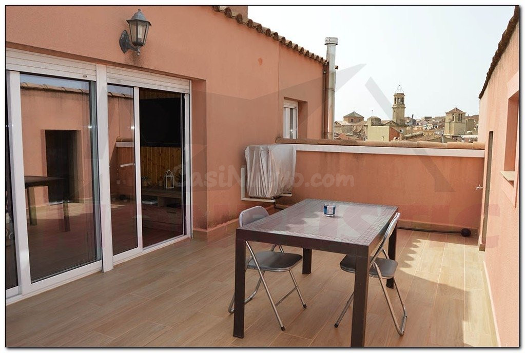 OCASIÓN: CASA DE 555 M2 CON 2 VIVIENDAS INDEP. GARAJE 120 M2, Y ENTRESUELO DE 149 M2 A 2 CALLES