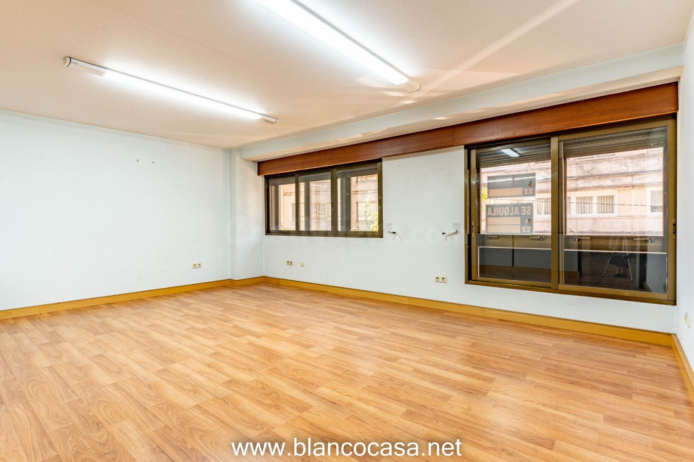 Entreplanta en venta ó alquiler C/Barcelona (Carballo)