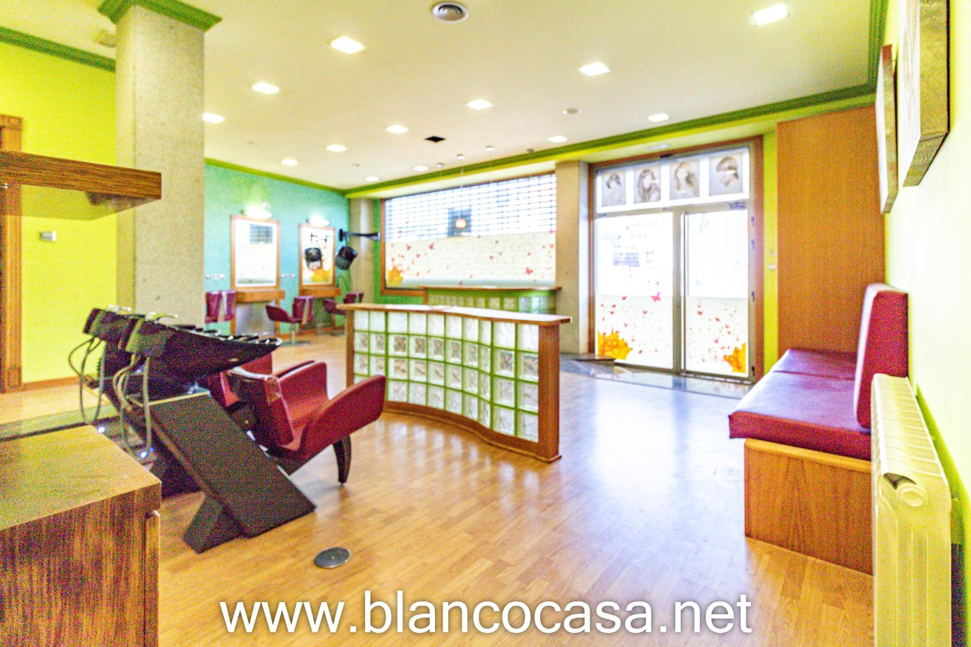 💇‍♀️✨ ¡Local acondicionado para peluquería en Pastoriza (Arteixo)! ✨💇‍♂️