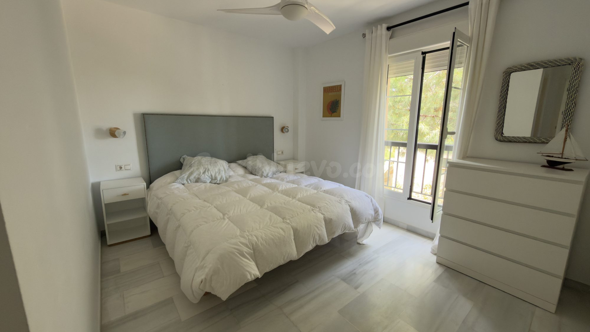 GV-135 · Piso de 3 dormitorios con piscina cerca del mar en Marbella — 2