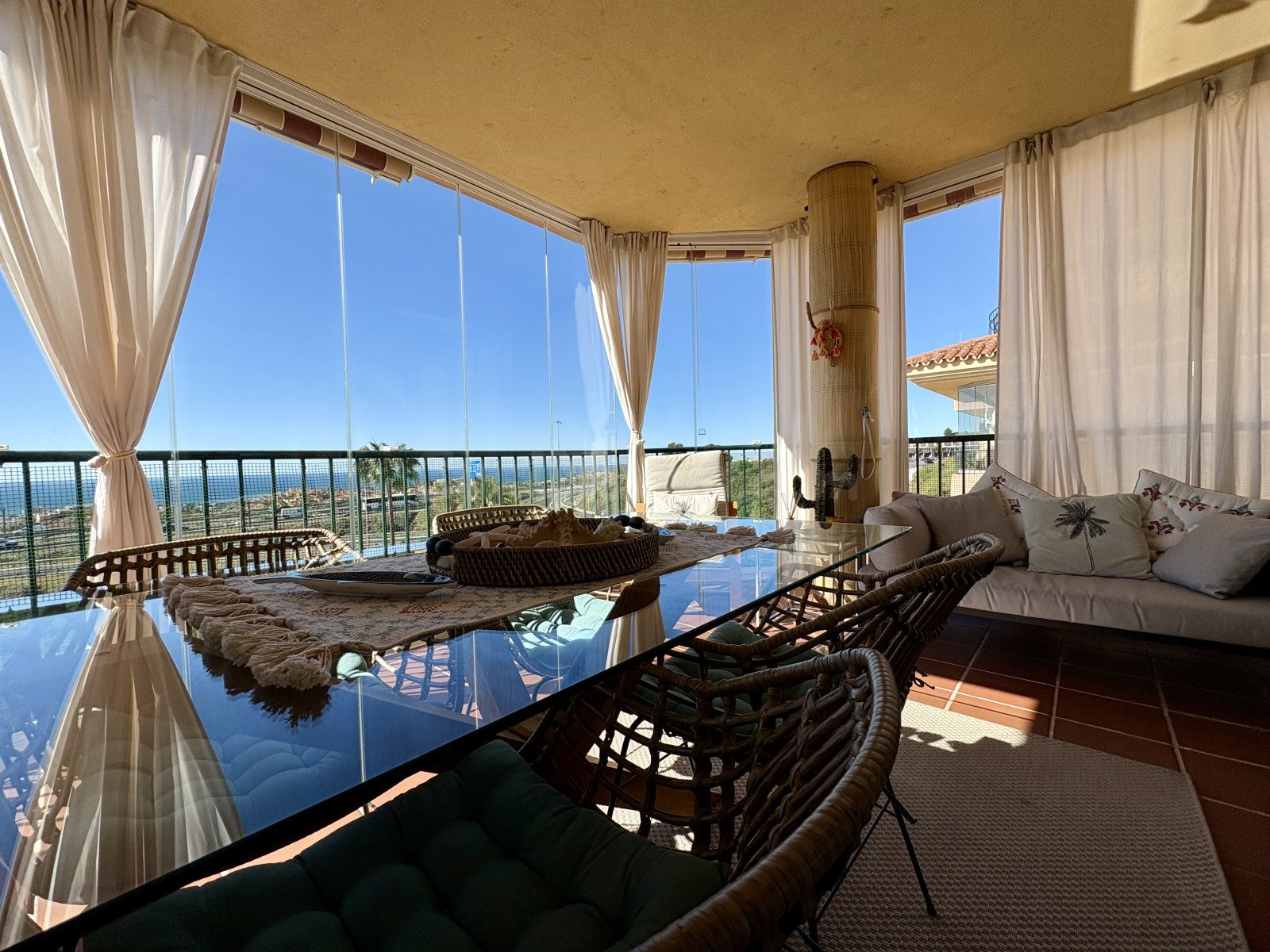 GV-163 · Piso con vistas al mar, garaje y trastero en Riviera del Sol