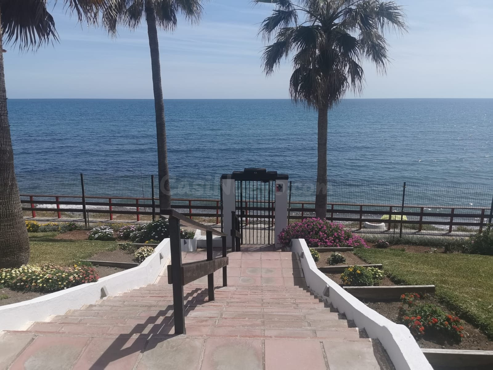 GV-162 Estudio con vistas al mar y acceso a la playa en Calahonda — 7