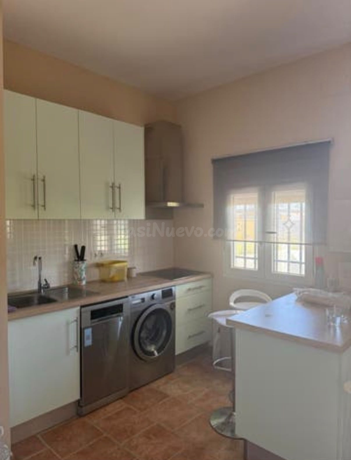 Parcela rústica con vivienda y piscina en Los Palacios y Villafranca