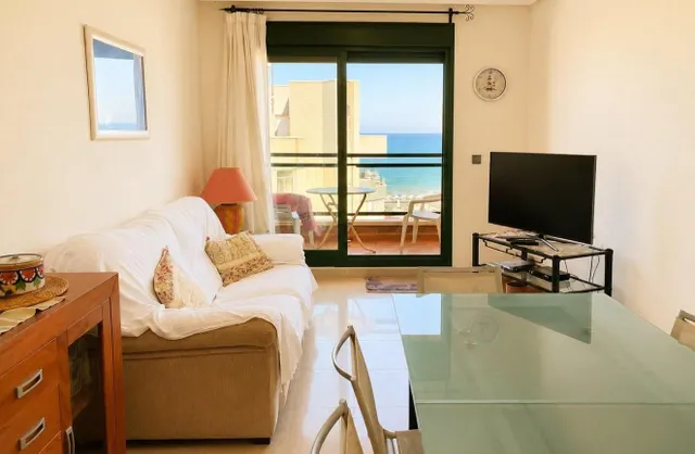 Ático dúplex con vistas frontales al mar y amplio solárium en Guardamar del Segura — 6