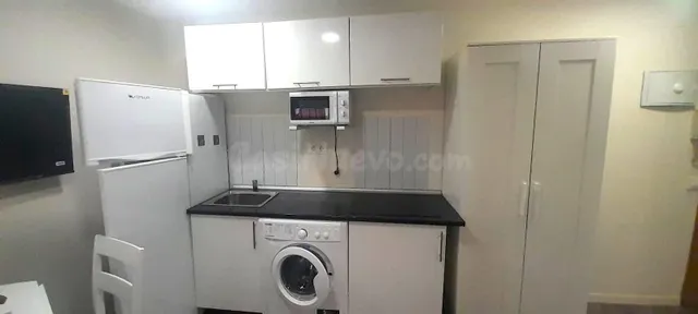 Piso 1 habitación 28m² en alquiler - Embajadores - foto 3