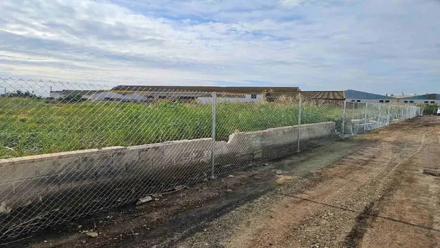 Se vende suelo industrial con nave — 18