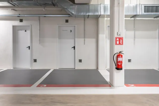 Parking 25m² en alquiler - Zona Avinguda Barcelona — 12