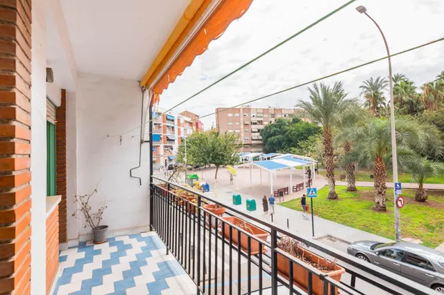 Amplio piso en venta para reformar en el Barrio del Carmen, Murcia — 6