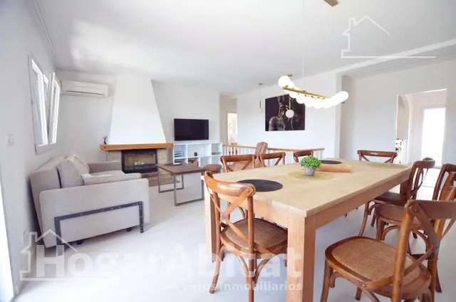 PRECIOSO CHALET REFORMADO CON PISCINA, GARAJE Y DOS TERRAZAS — 21