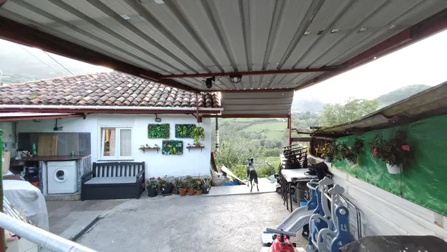 Casa reformada con terraza, finca de 750 m2 y cuadra, con vistas al Aramo — Morcín — 24