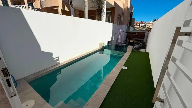 Villa con piscina privada, Alicante, Orihuela Costa. 4 habitaciones, 190 m2, 6,4 kilómetros del mar — 11