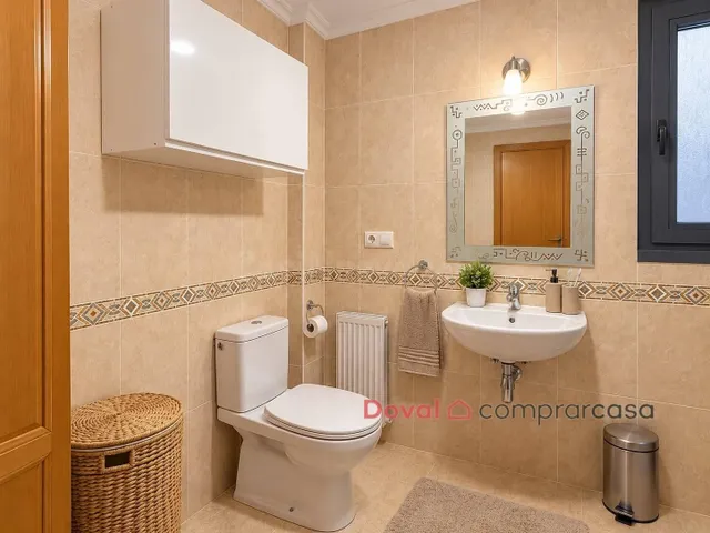 Amplio piso de 3 dormitorios en venta en O Porriño con garaj - foto 4