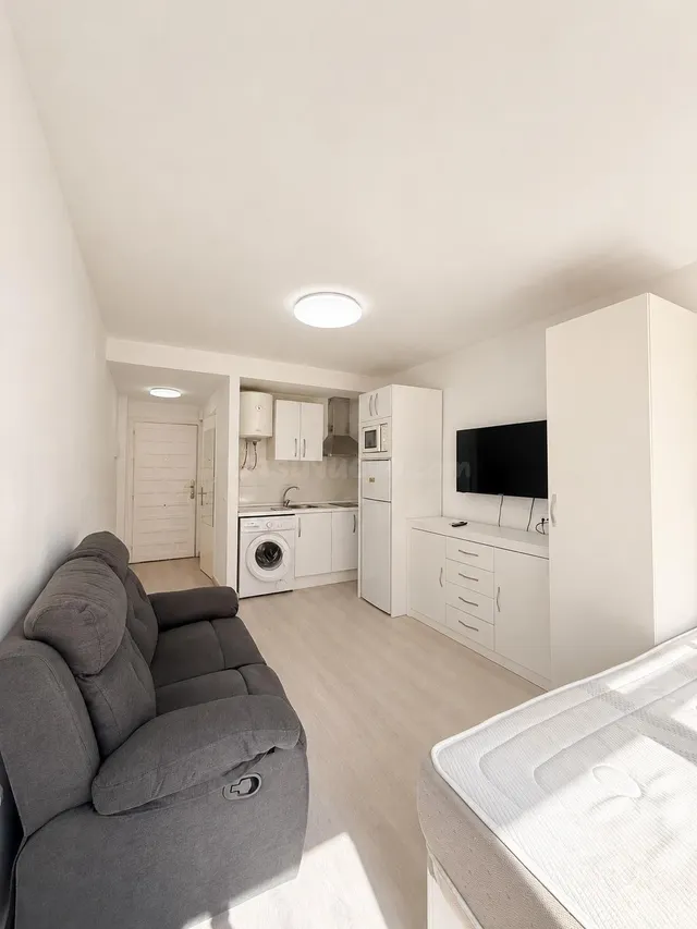 ESTUDIO-TORREVIEJA-CENTRO-700 M DE LA PLAYA- - foto 3