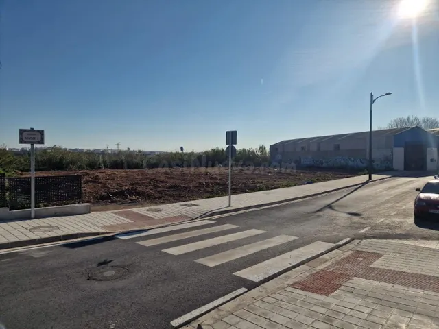SOLAR INDUSTRIAL ALQUILER PRIMERA LINEA. NUEVO ACCESO RONDA  - foto 5