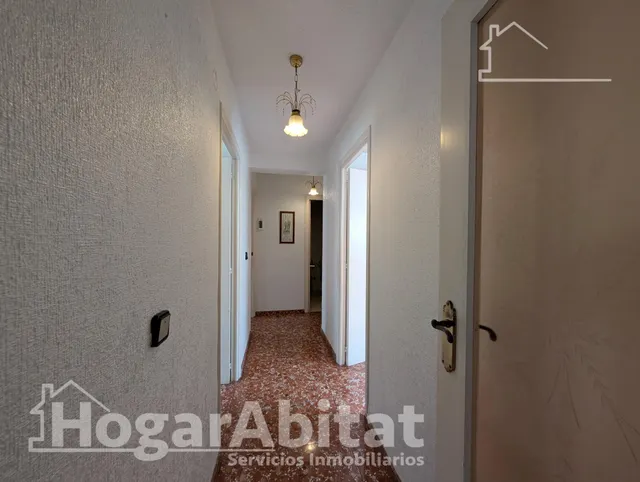ACOGEDOR ÁTICO CON ASCENSOR JUNTO AV. DE ALCOY — 37
