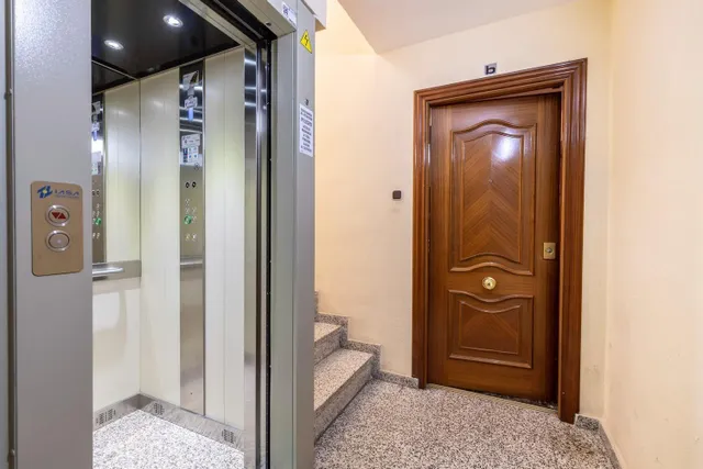 Ático reformado con ascensor, terraza y chimenea, listo para entrar a vivir — 33