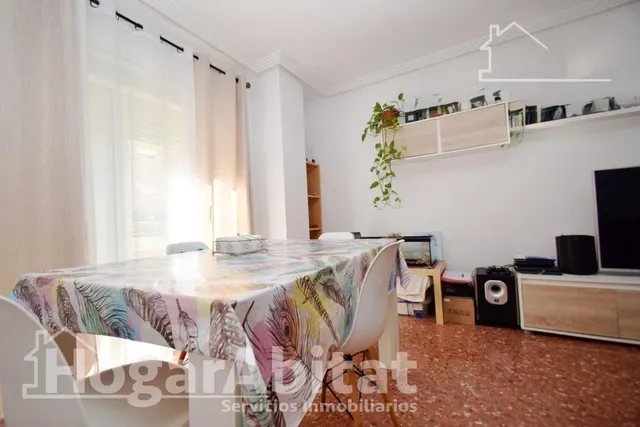 Amplio, muy luminoso y exterior con garaje y balcón — 27