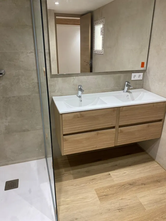 Exclusiva casa de pueblo completamente rehabilitada con piscina interior, terraza y parking en el centro de el Vendrell — 29
