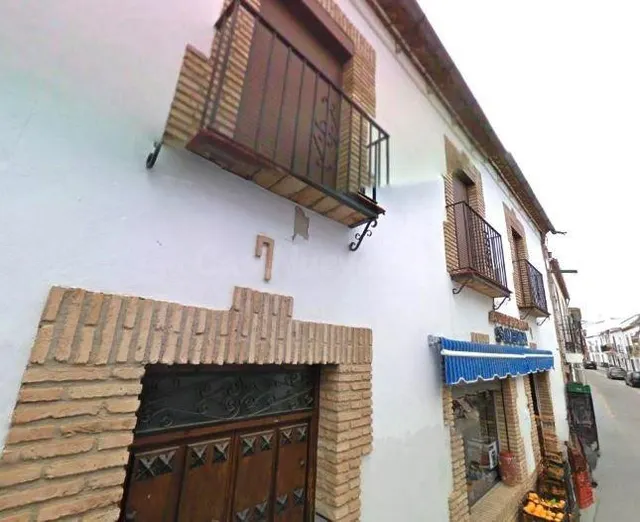 SE VENDE piso OKUPA en C Ramon Y Cajal 9 de Villafranca de C - foto 2
