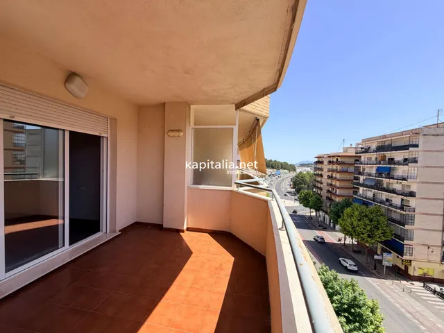 Piso con vistas en urbanización con piscina — 27