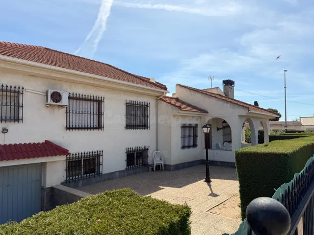 CHALET CON PARCELA INDEPENDIENTE EN LA PUEBLA - foto 2