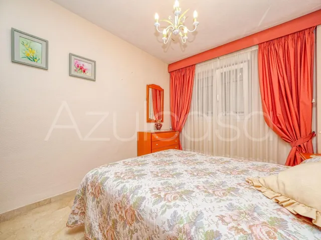 Piso en venta de 4 dormitorios y 2 baños completos con garaje Junto al Mercado Central de Alicante — 16