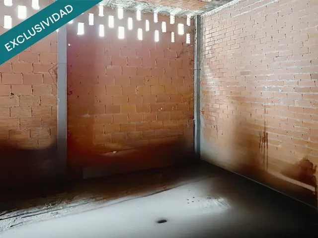 LOCAL COMERCIAL EN ESQUINA – Calle Santa Ana 2, CENTRO DE LEÓN · 93 m² con posible salida de humos junto al BARRIO HÚMEDO — 6