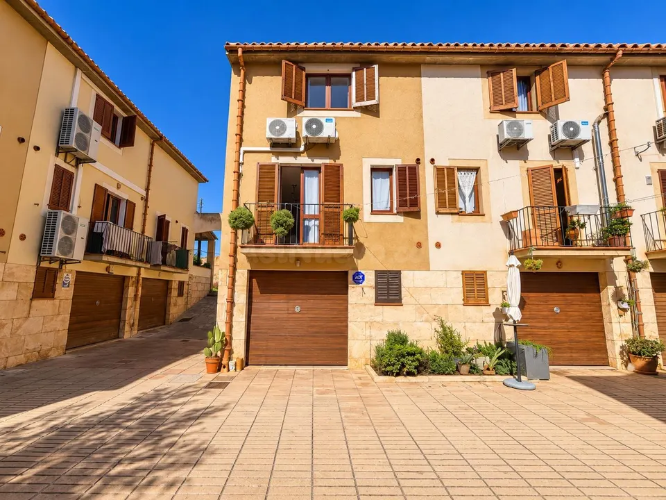 Luminoso adosado con garaje y terraza en S'Estanyol, Llucmajor