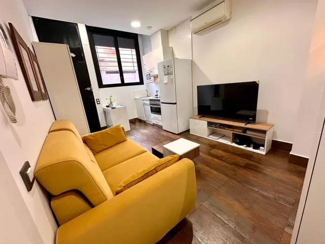 SIN HONORARIOS AL COMPRADOR—Estudio reformado próximo a Plaz - foto 4