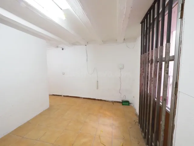 Se vende piso en Barcelona, zona el raval — 4