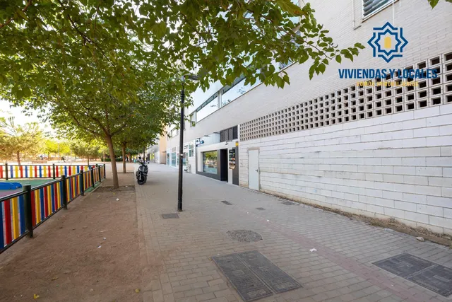 Local comercial en el Campus de la Salud — 6