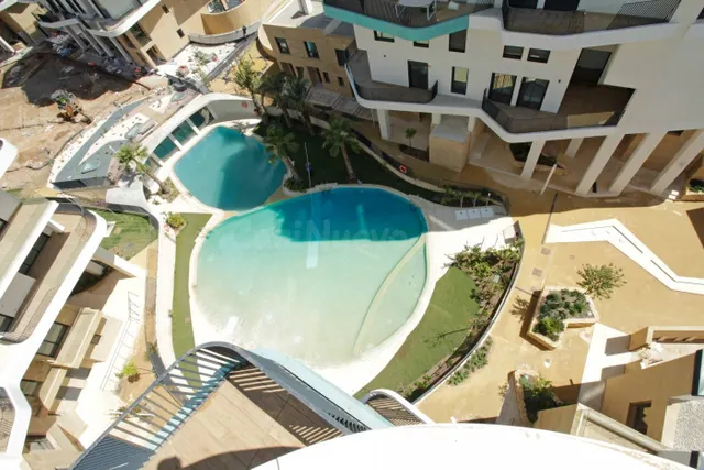 Exclusivo ático dúplex con vistas frontales al mar en Villaj - foto 2