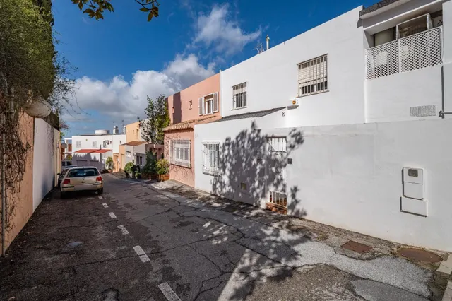 Exclusivo casa pareada en Urbanización El Serrallo