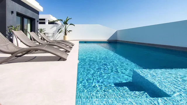 Moderna villa de lujo con 4 dormitorios y piscina privada con vistas a la montaña en Ciudad Quesada(Alicante) — 34