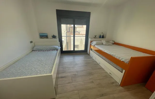 BONITA CASA EN PUEBLO MARINERO, CON ENCANTO — 16