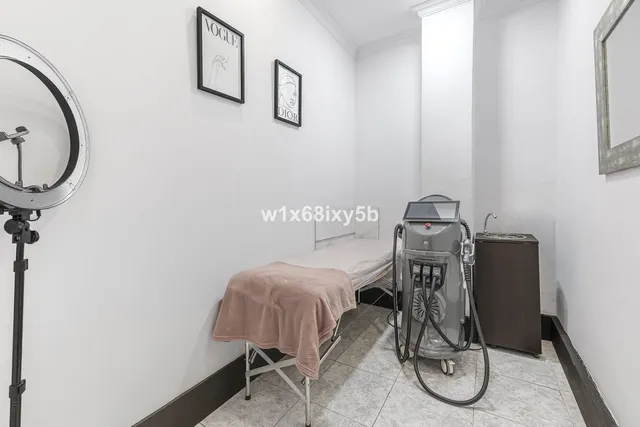 Local comercial 2 habitaciones 57m² en venta - Marbella — 11