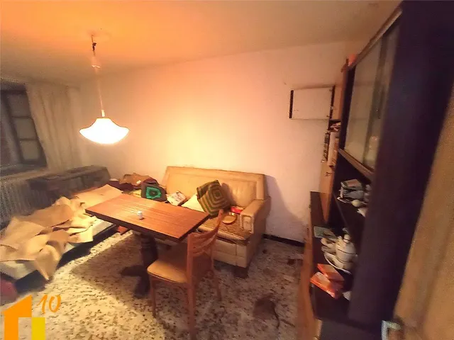 Casa para reformar íntegramente en Arcos de la Llana. - foto 3