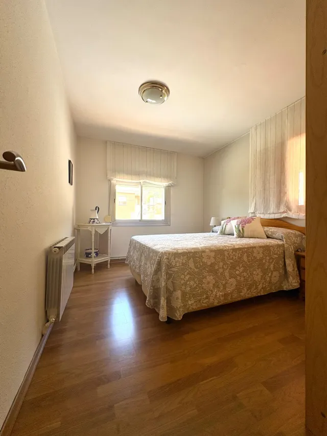 Torre con piscina en parcela llana de 845m2 — 20