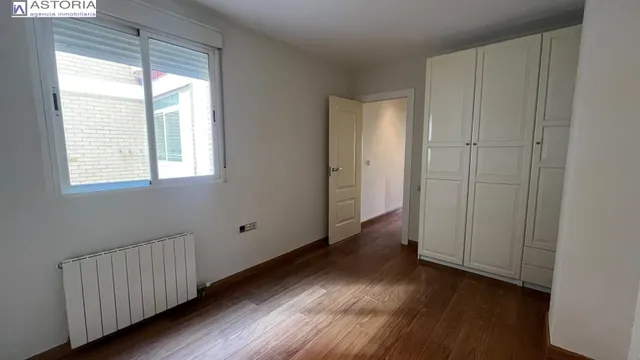 Piso sin amueblar con plaza de garaje junto a los Mondragones — 12