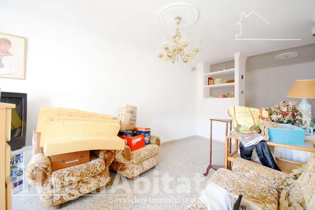¡EXCELENTE OPORTUNIDAD! GRAN CASA PARA REFORMAR CON GARAJE Y - foto 4