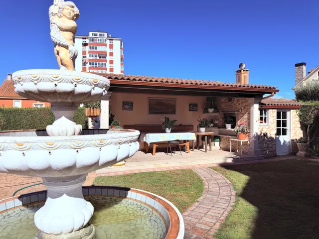 Casa con cuatro dormitorios, terrazas y amplio garaje en Oleiros — 37