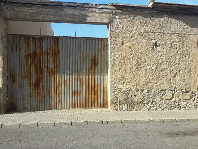 SOLAR URBANO EN ASPE PARA CONSTRUIR EN BUENA ZONA - foto 2