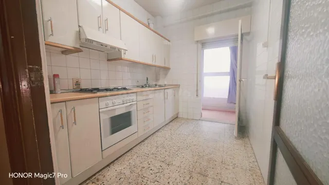 VENTA DE PISO EN ZAMORA ZONA TRES CRUCES, 4 DORMITORIOS, 2 B - foto 4