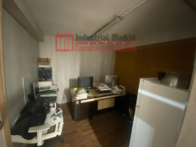 Nave industrial 887m² en venta - Zona Industrial — 19