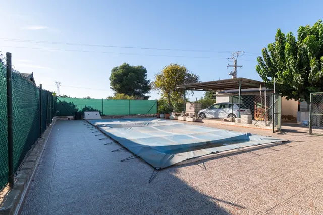 Casa de campo con piscina y 9000m2 de terreno — 8
