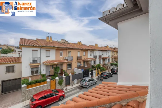 Encantadora Casa Reformada en Ogijares con Vistas y Espacios para Disfrutar — 34