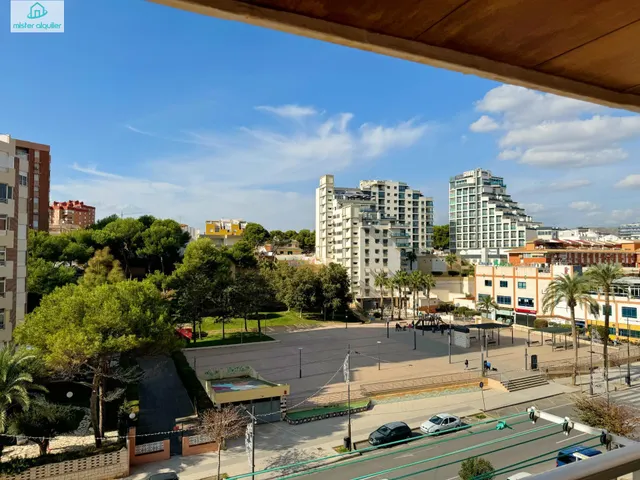 Apartamento 3 habitaciones 92m² en alquiler - 1a linea — 25