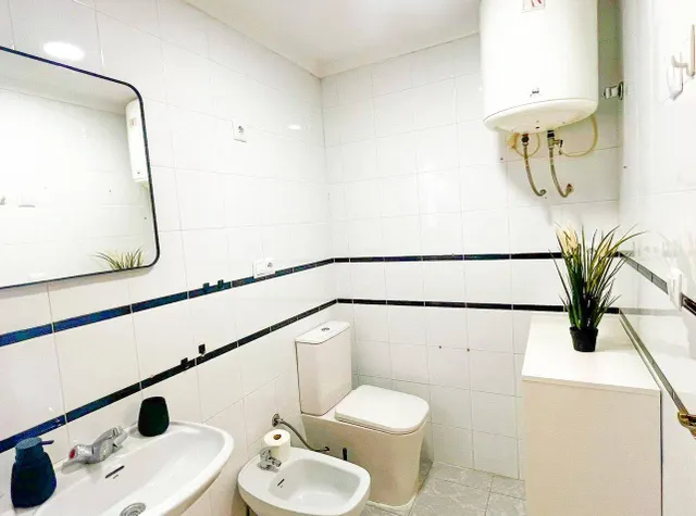 Apartamento con terraza, Alicante, Torrevieja. 1 habitación, 44 m2, 500 metros al mar — 12